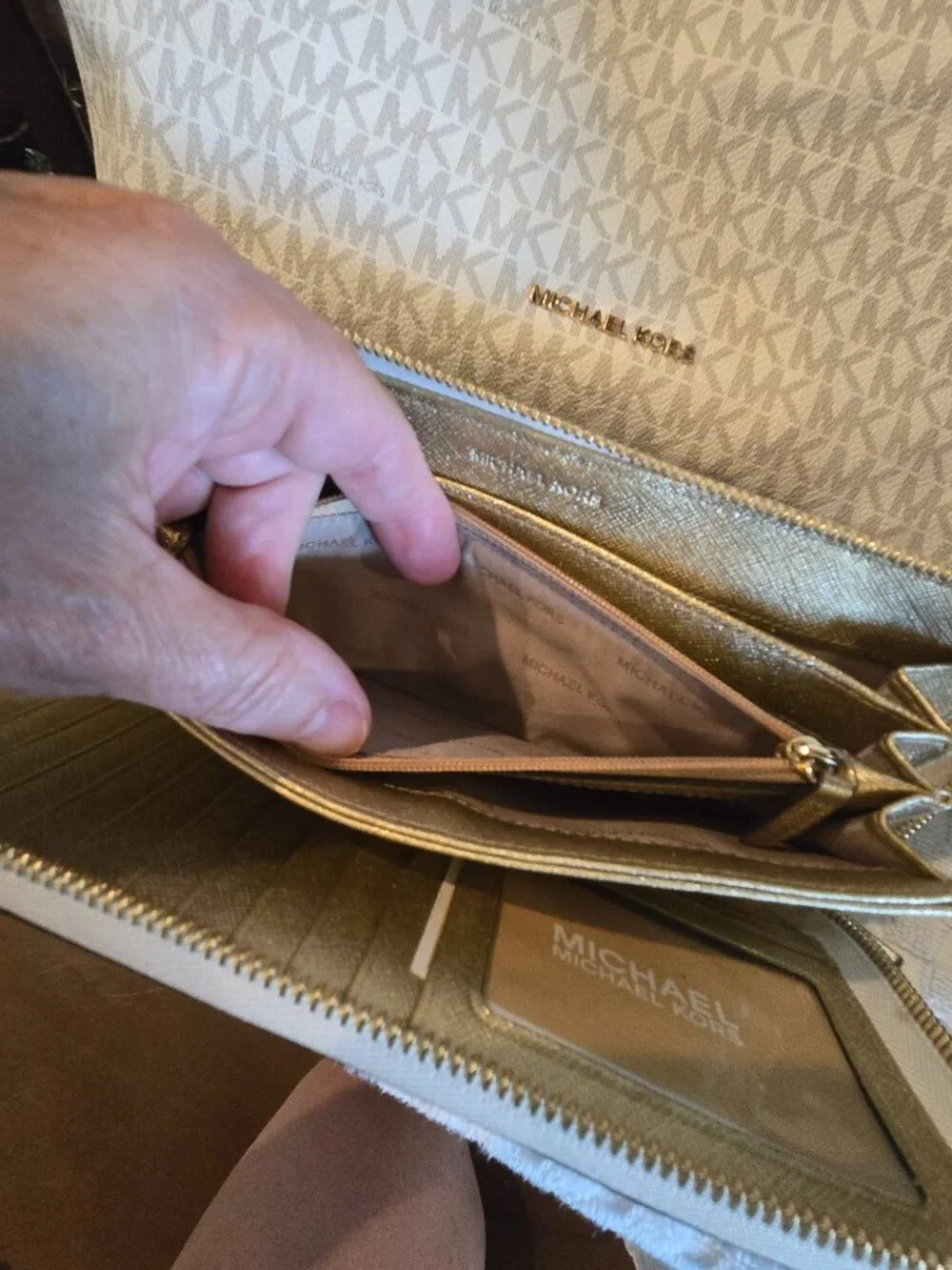 Michael Kors Raven Large Tote Beige/Gold Metallic, Zip Snap, Wallet Included
